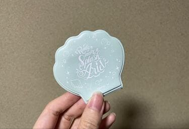 セリアで「アリエルグッズ」が販売中！貝の形のコンパクトミラーも110
