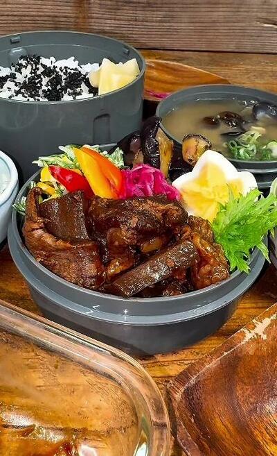 完成した牛すじどて煮弁当