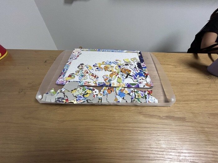 たくさんピースがあるパズルもこのマットの上だと散らからない！