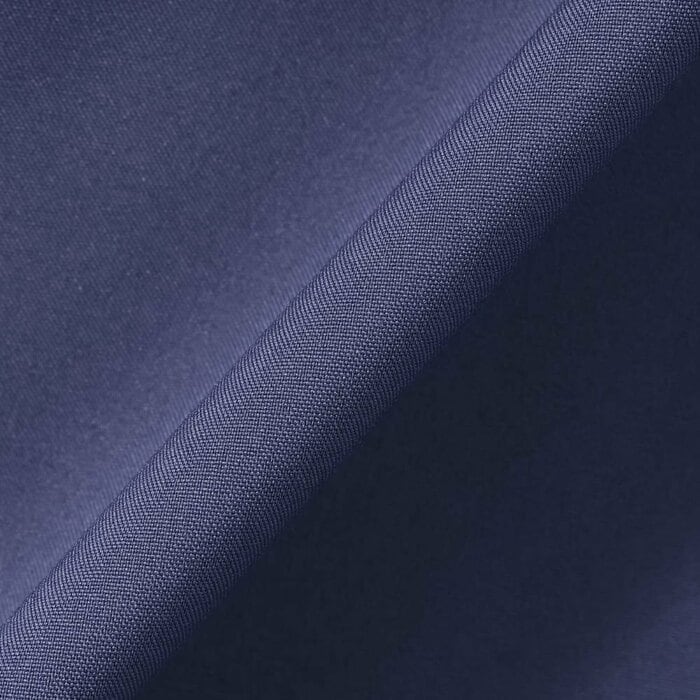 表面には強力な撥水加工が施されており、水を玉のように弾いてくれます