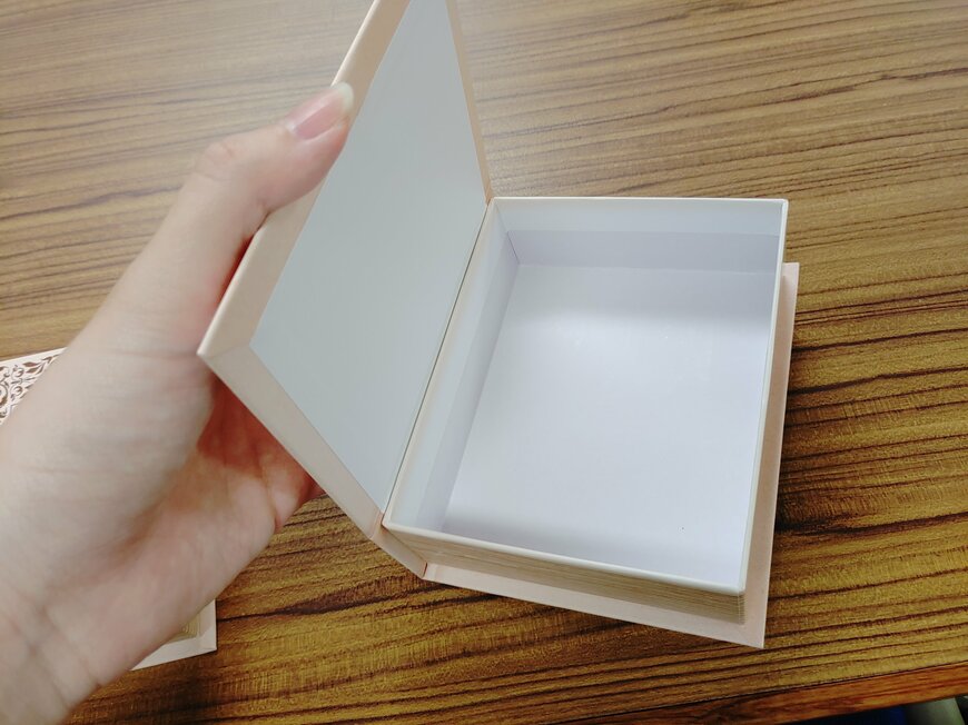 筆者撮影（Seria、amifa　2022　ブック型収納）