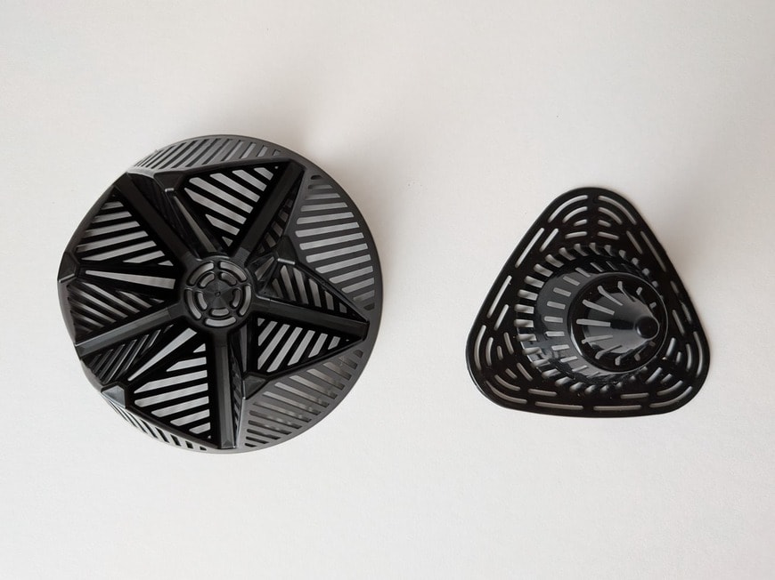 「これまで使っていたダイソーの鉢底ネットと比べてみました。」