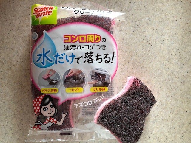 スコッチ・ブライトの『ガスコンロ・IHクリーナー』（筆者撮影）