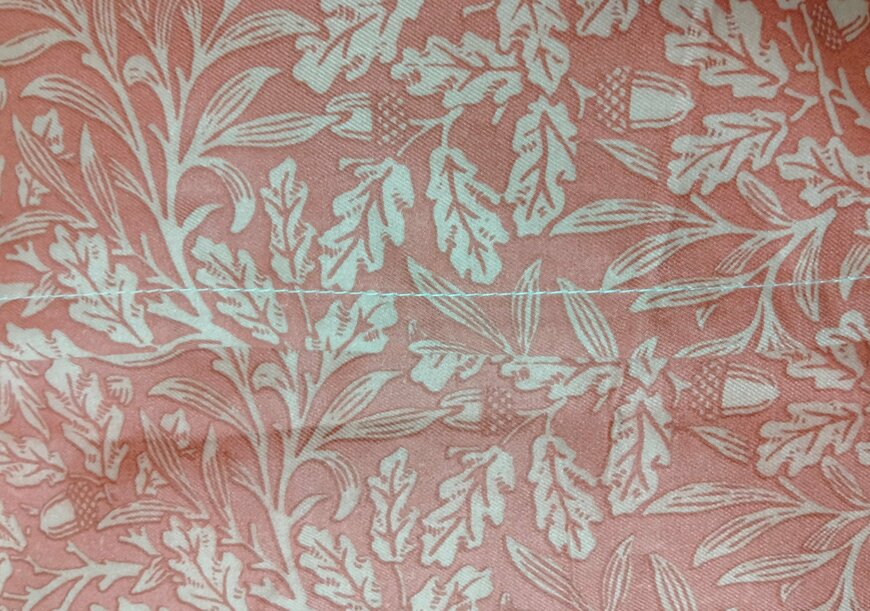 筆者撮影（セリア、クッションカバー ウィリアム・モリス）