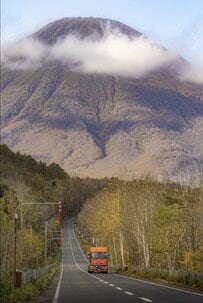 羊蹄山や美瑛の「青い池」など秋の北海道を写した4枚　美しい絶景に見入ってしまう…
