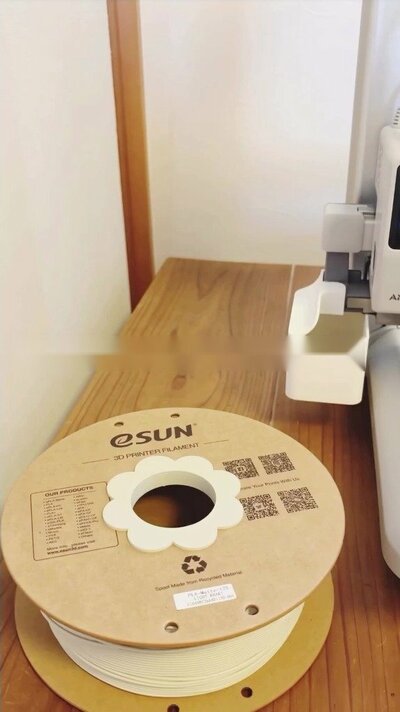穴に取り付けたアダプター