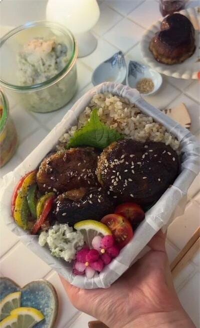完成した「椎茸つくね弁当」