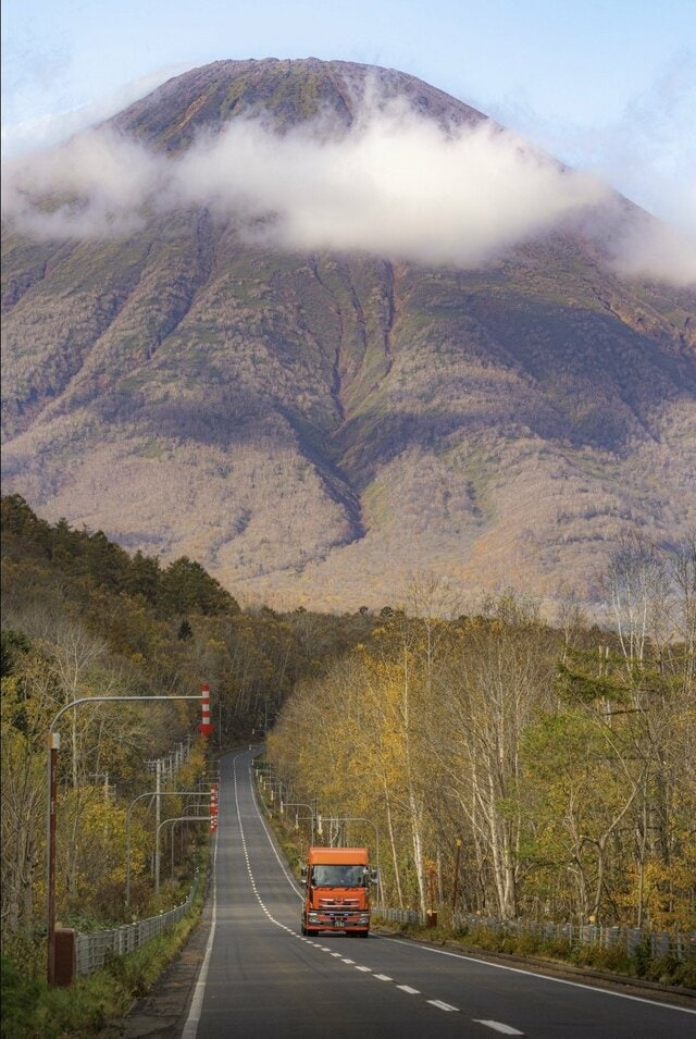 羊蹄山や美瑛の「青い池」など秋の北海道を写した4枚 美しい絶景に見入ってしまう…