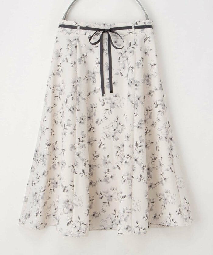 ベルト付フレアスカート（税込3480円）