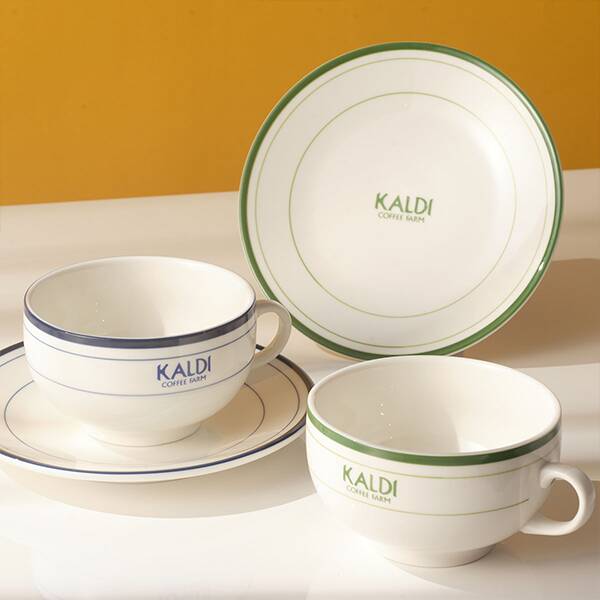 カラーはグリーンとネイビーの2色を展開