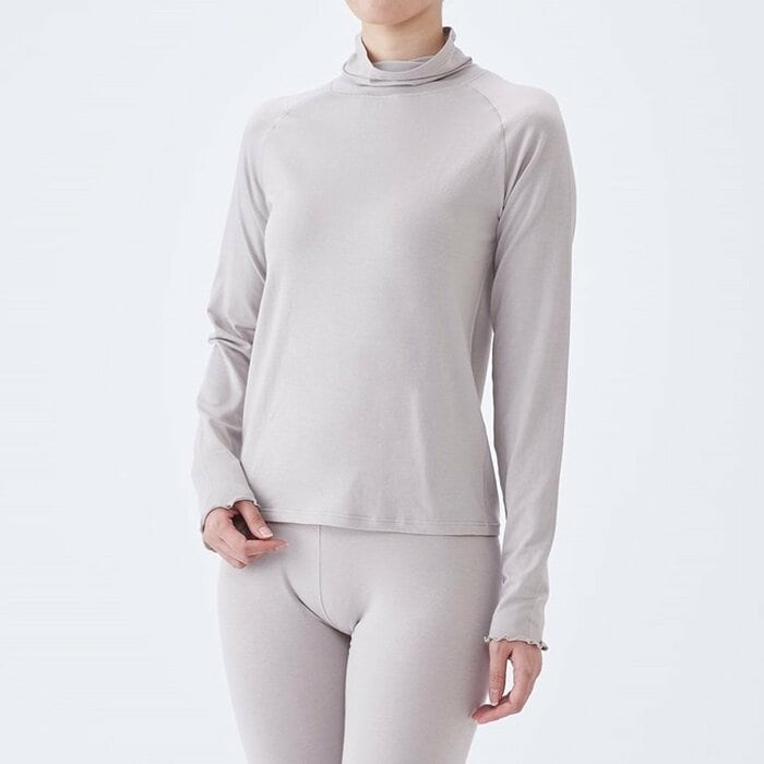 パジャマの下に着る、タートルネックタイプの夜用インナー