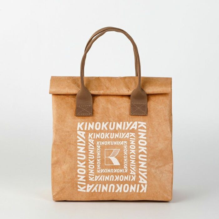 清潔感があり、持つだけでコーディネートが明るくなります