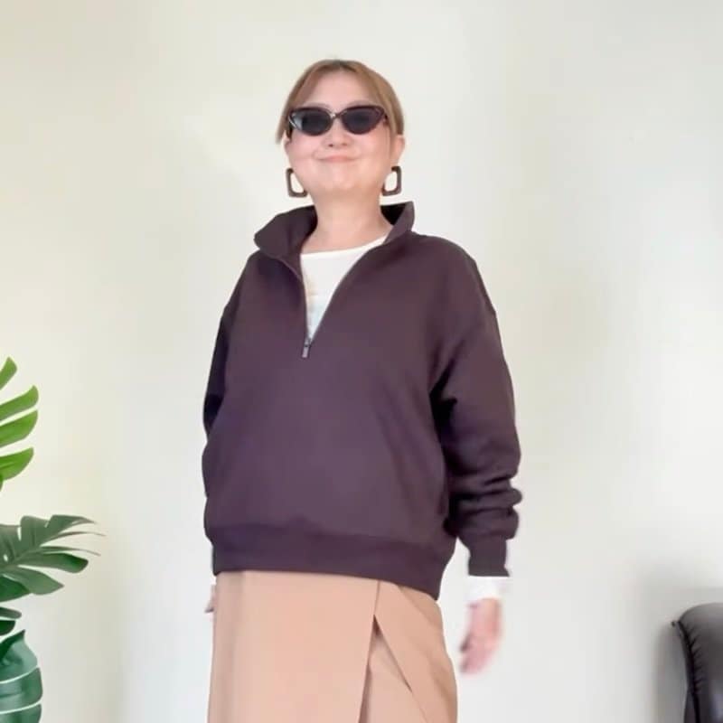 【60歳のスタイリスト】UNIQLO：Cのプルオーバーを着回し デニムとスカートで印象を変えるコーデに注目
