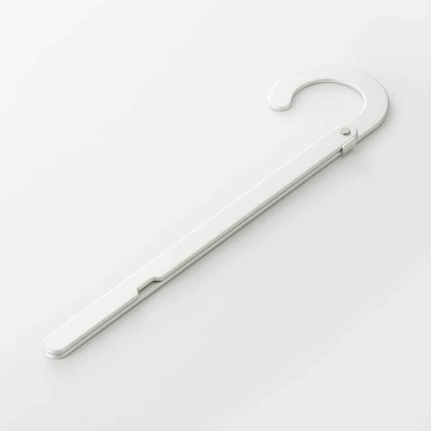 出所:無印良品公式 携帯用アルミ折りたたみ式ハンガー