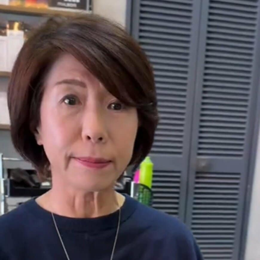 40年間同じ美容室に通い続けていたマダム　新しい美容室で「前髪の長さを活かした上品ショートカット」へ。洗練された印象に