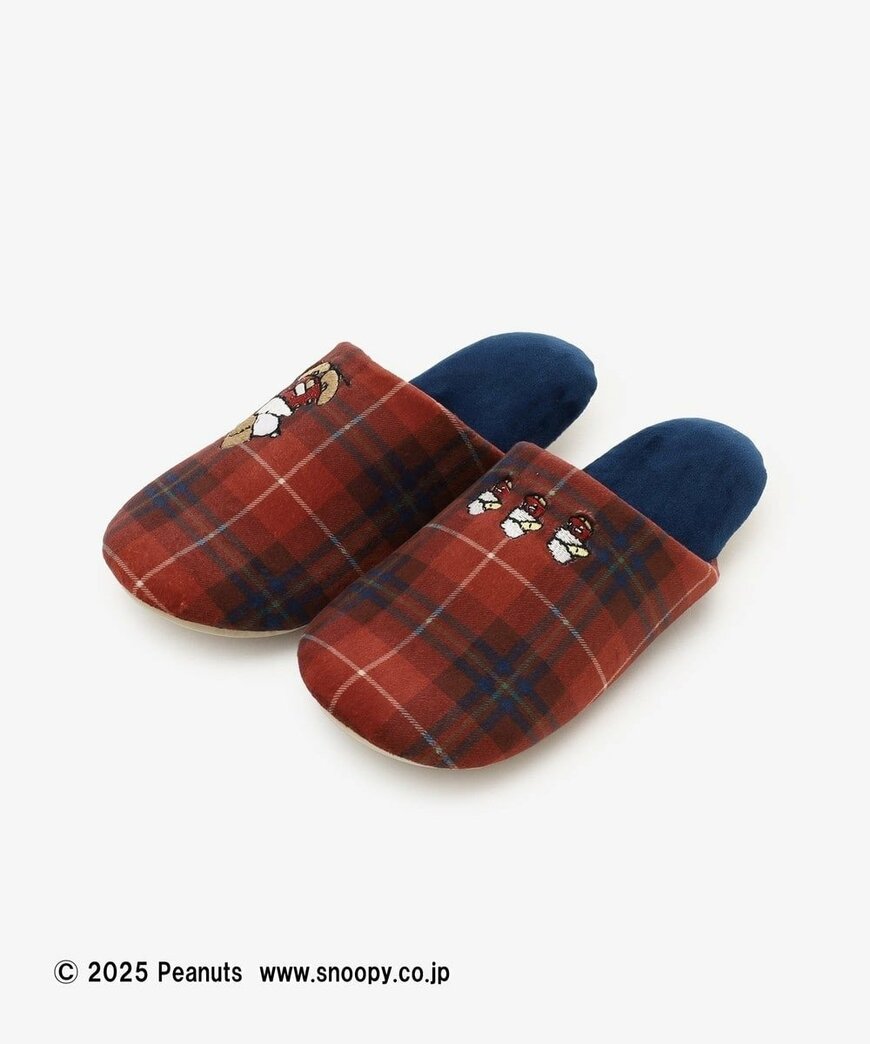 出所：アフタヌーンティー公式　ルームシューズ/PEANUTS（レッド）