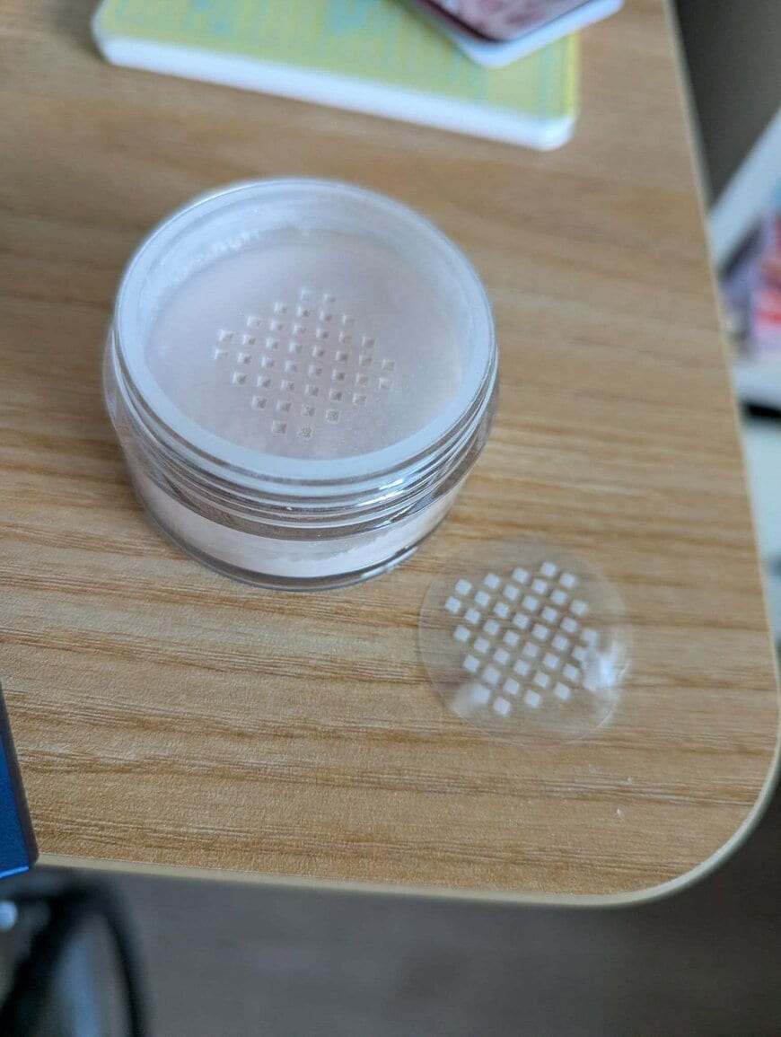1ヶ月間、フィルムがついていた状態だった&hellip;
