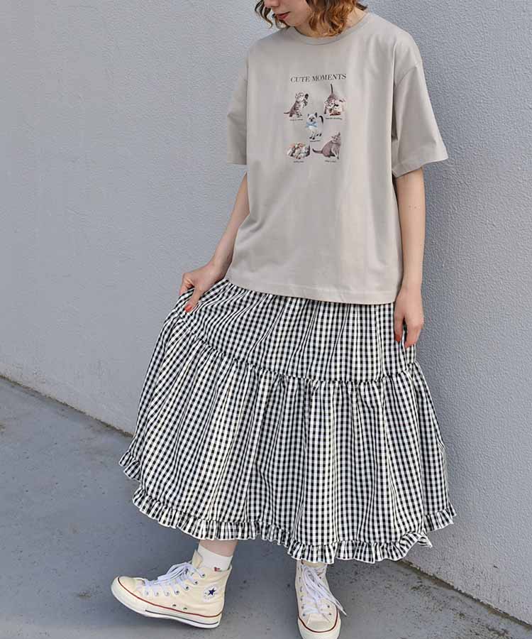 出所：Bleu Bleuet（ブルーブルーエ）公式サイト　CATS CUTE MOMENTS Tシャツ