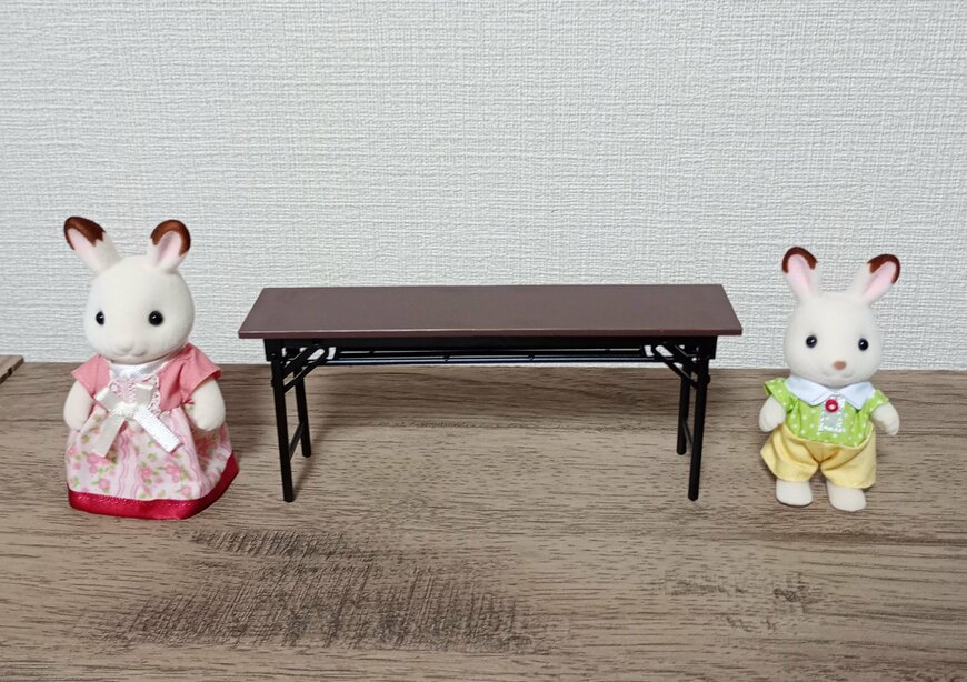 筆者撮影（山田化学株式会社、ミニチュア会議机）