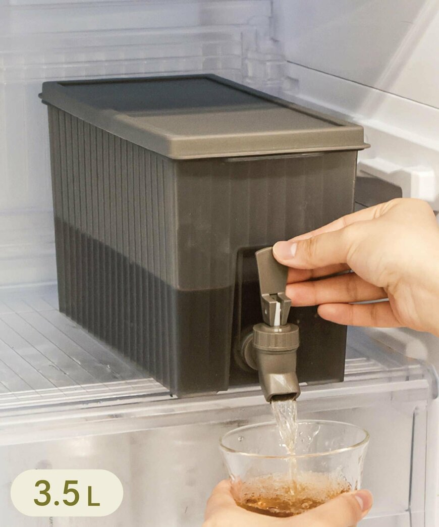 出所：3COINS公式　《人気商品が再び登場！》ドリンクサーバー：3.5L／KITINTO