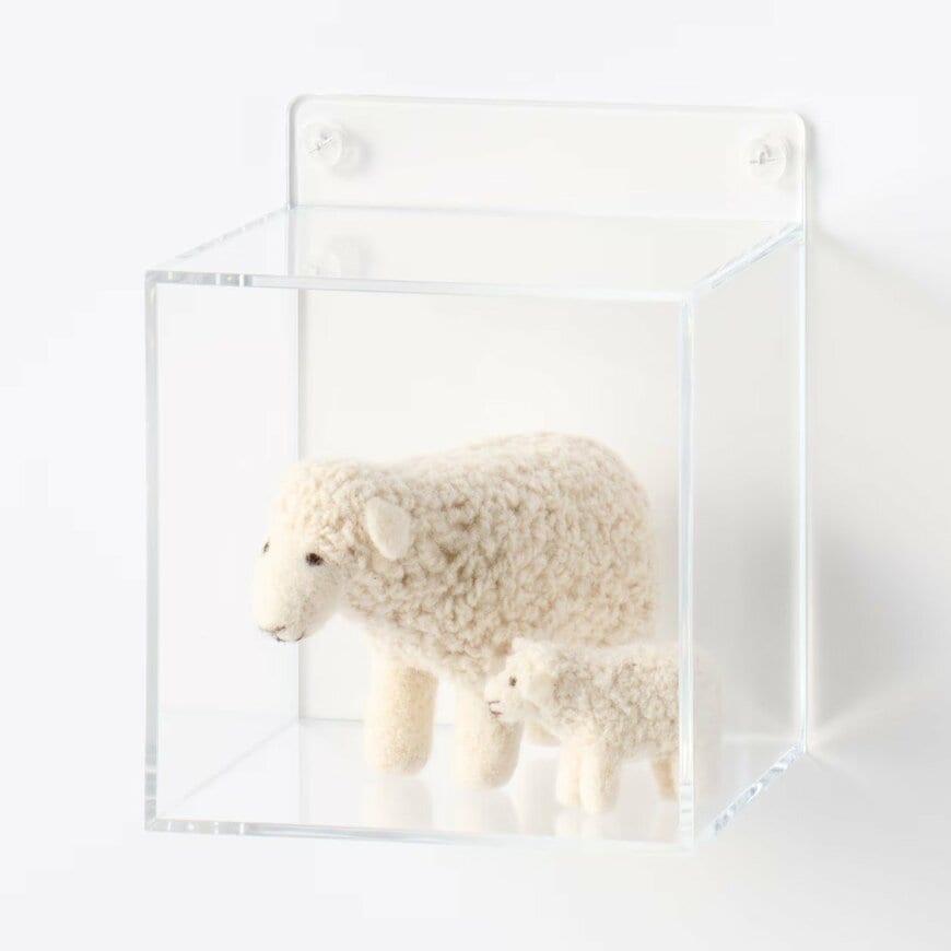 無印良品　壁に付けられるアクリルディスプレイ　ボックス型　画像