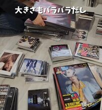 【推し活】大きさがバラバラの〈推しのCD〉→ガラス棚と100均アイテムを活用した〈魅せる収納〉をDIY！50代女性の神アイディアに大反響