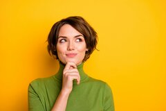 【厚生年金と国民年金】女性はひと月平均でいくら受給しているか。将来の見込み額も