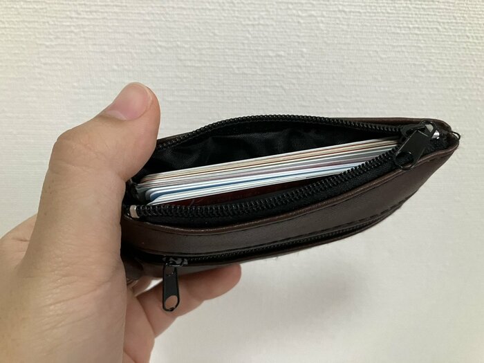 カードをコインケースの収容可能量まで目一杯入れてみました