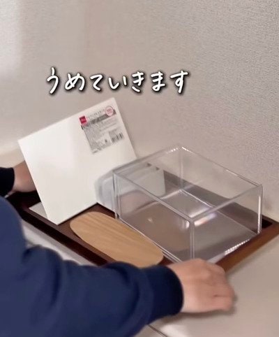 「おしゃれすぎる...！」ごちゃつく玄関の棚→ダイソーの〈メモスタンド・木製お盆＆トレー・透明ケース〉でスッキリ整える！