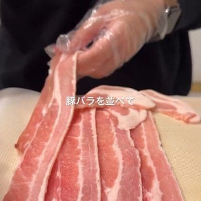 節約に励む27歳会社員女性が作る【豚バラチーズ肉巻き弁当】がおいしそう！平日5食分の冷凍弁当を手際よく作る様子が話題に
