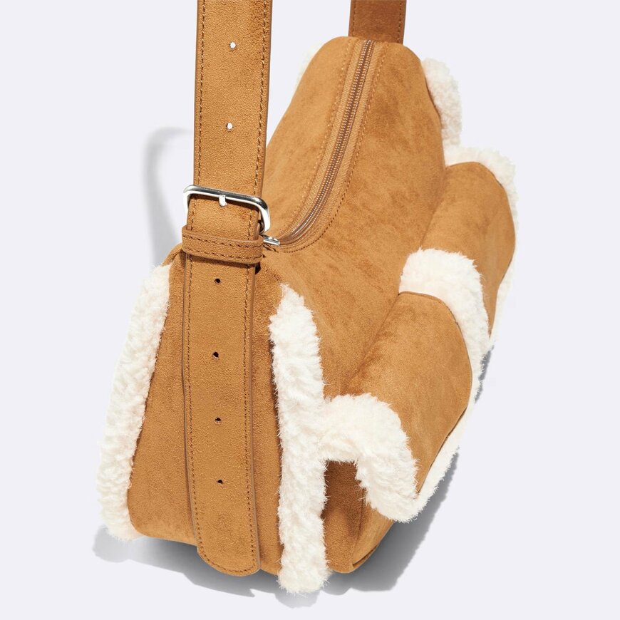 GU公式　ダブルフラップポケットバッグの画像