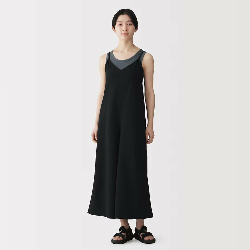 無印良品ネットストア 婦人 風を通す ストレッチサッカーサロペット(黒)