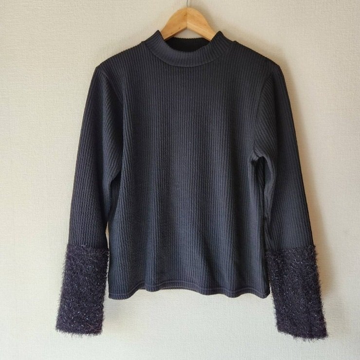 レディース 袖フェザー切り替えプルオーバー(takeshitahanako)