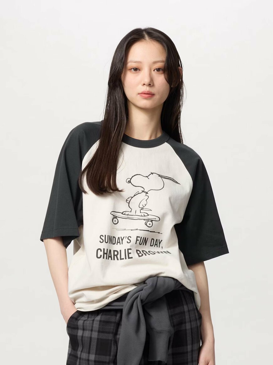 ユニクロ公式 ピーナッツ UT/オーバーサイズフィット DARK GRAY 画像