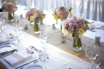 結婚式の二次会に招待された男性　斜め上を行く「スーツ姿」に7.9万いいねの反響