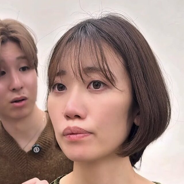 「めっちゃ綺麗」サイドの髪のまとまらなさに悩む女性がお任せカットで変身！すっきりしたスタイルに笑顔