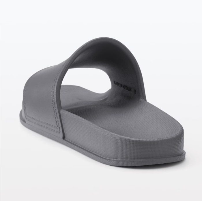 足裏にフィットして歩きやすい