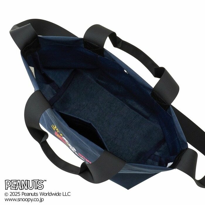 コンパクトな見た目以上に頼もしいのが、約12cmという広いマチ幅