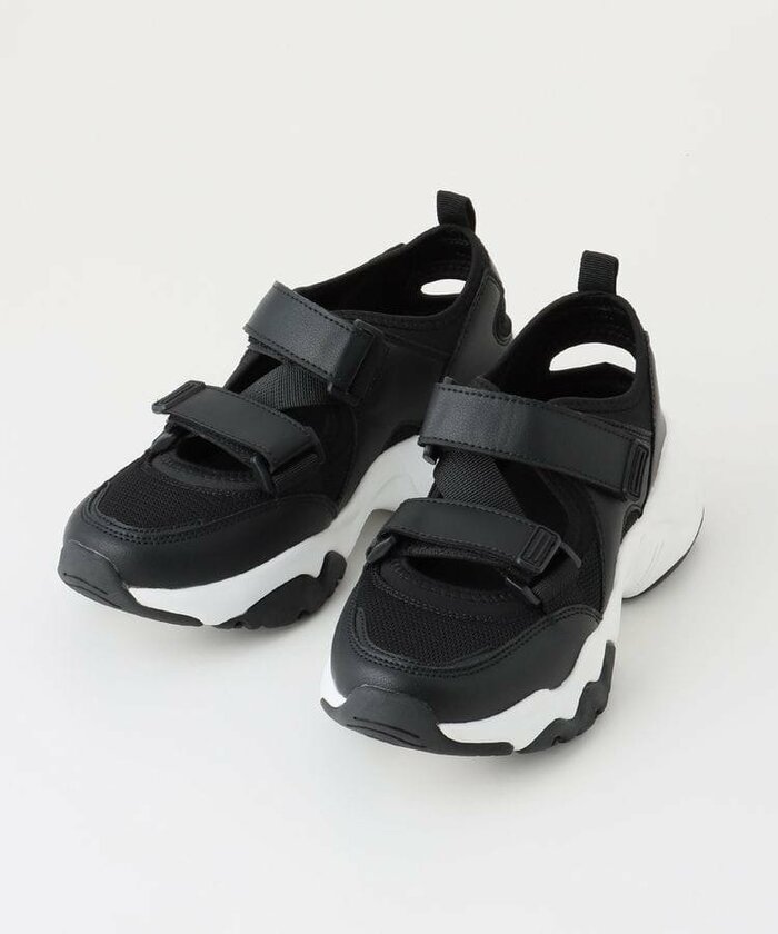 スニーカーサンダル