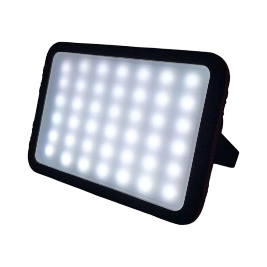 出所：ホームセンター通販コメリドットコム　防水USB充電式ワークライト　明るさ最大700lm　マグネット付き　L-700M