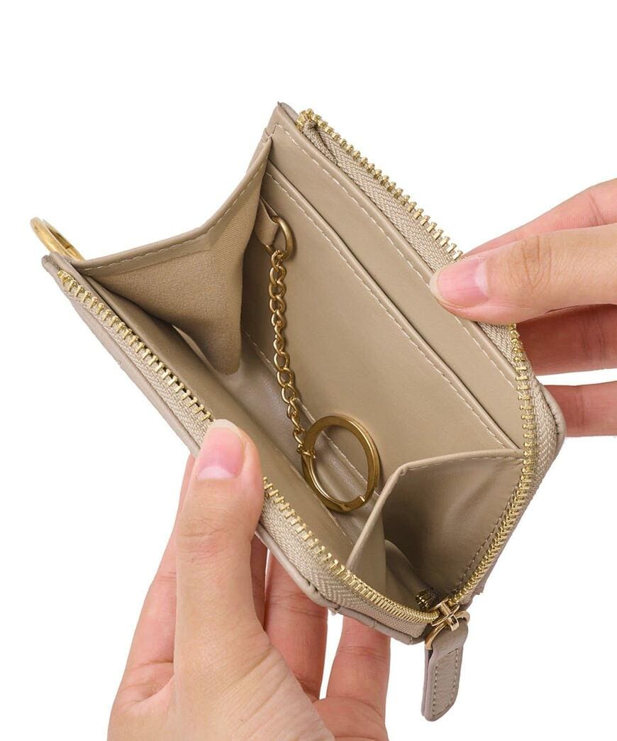 出所：パルグループ公式ファッション通販サイト 3COINS キルティングマルチケース