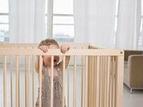 赤ちゃんのために組み立てた「ベビーサークル」に違和感　「まさかの先客」に笑ってしまう