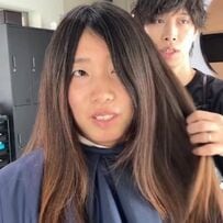 【大変身】「おまかせで」オーストラリアから福岡の美容室に来店した女性　紫外線でダメージを受けた髪が生き返る　衝撃のアフターに「ツヤツヤさらさら、憧れます」「凄い素敵な仕上がり」と話題に