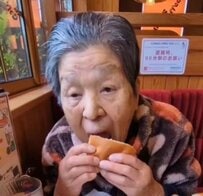 84歳おばあちゃんがコメダ珈琲店で【爆食ランチ】→想像上回る「食事量」に驚き！「全部ひとりで！？」