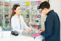 【セルフメディケーション税制】薬局のレシートが控除になります。いくらから？1万2000円を超えた分が対象です