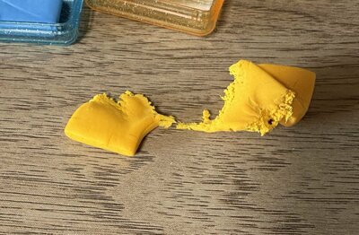 セリア、ねり消しゴム スイーツ柄商品画像