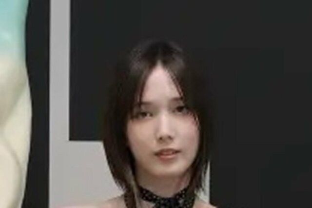 「女神降臨」本田翼がデコルテ全開ド派手ドレスで色っぽい！ヴァレンティノまとってパーティー来場