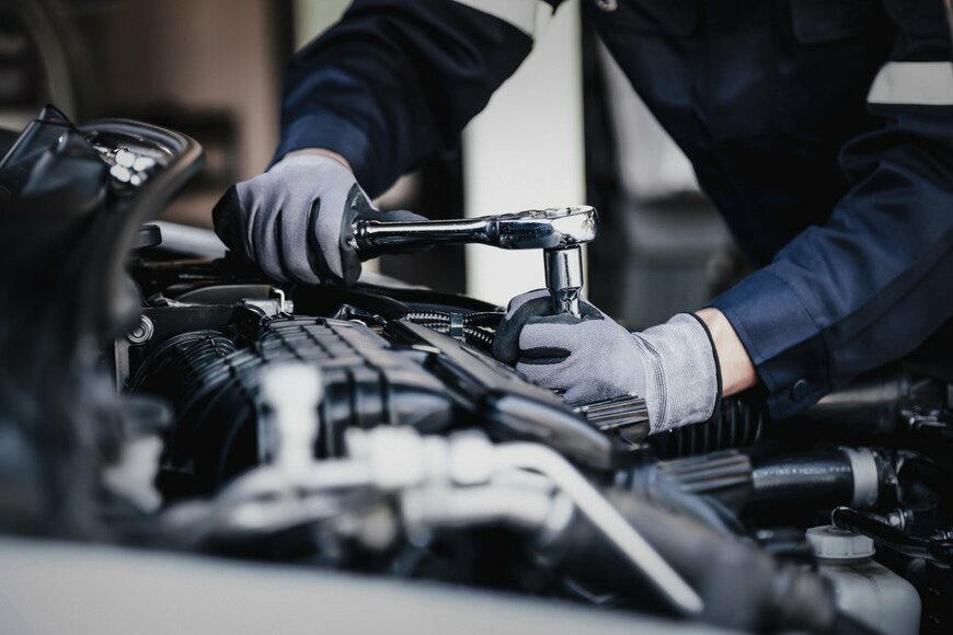 【一覧表】「自動車整備士でも年収1000万いける？」月収の偏差値でわかる「自動車整備士」の平均月収と最高月収！