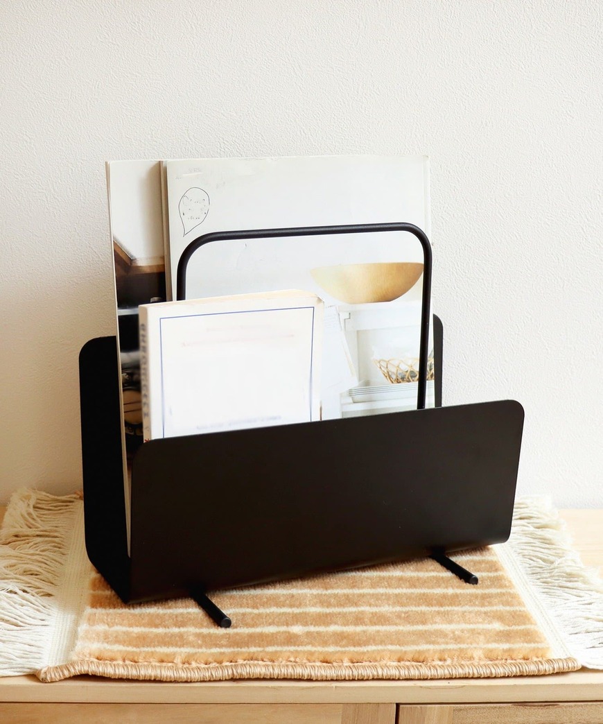 出所：3COINS公式　ブックスタンド