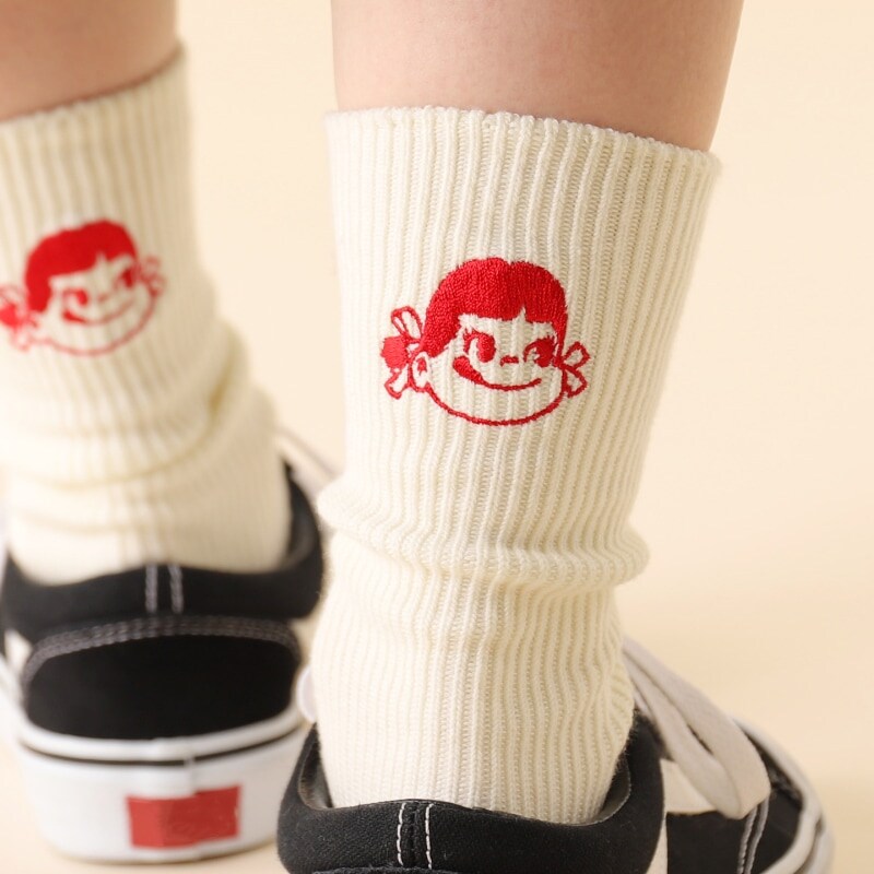 ペコちゃん刺繍ソックス（ベージュ）